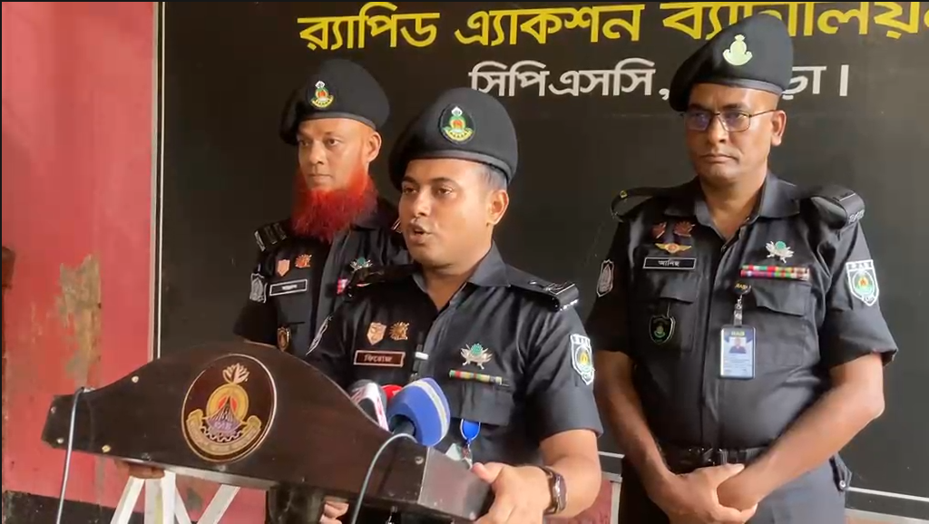 বগুড়ায় কিশোর গ্যাং ‘জালাল গ্রুপের’ ১১ সদস্য গ্রেপ্তার, অস্ত্র-ইয়াবা উদ্ধার